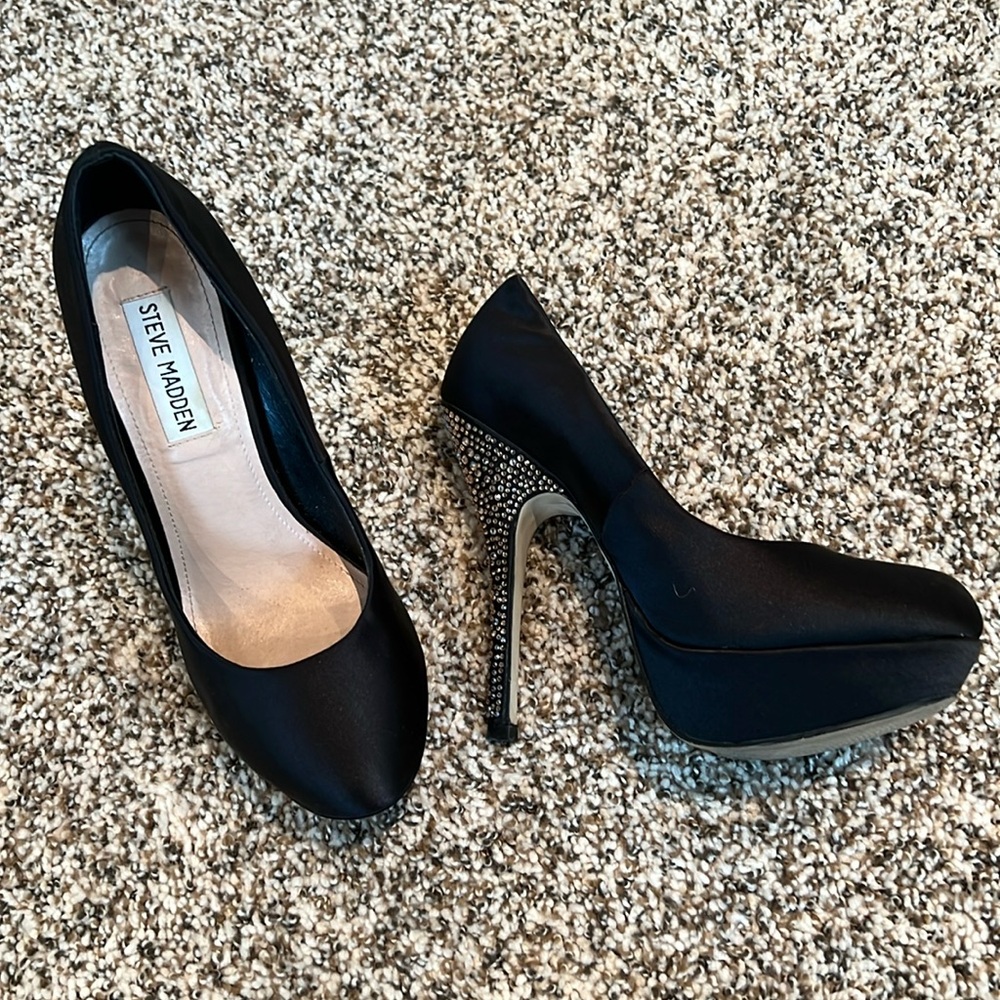 STEVE MADDEN Black Heels 7.5 Rhinestone Satin Platform Fabric 5" Heel Partyy-R